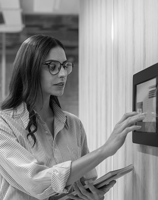 Smart intercom systems